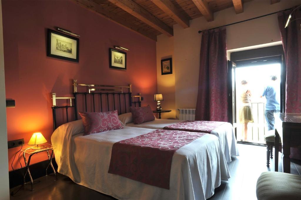 Hotel-Hospederia Los Templarios Sepulveda Room photo